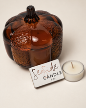 Load image into Gallery viewer, Heirloom Pumpkin Crystal Amber Soy Candle